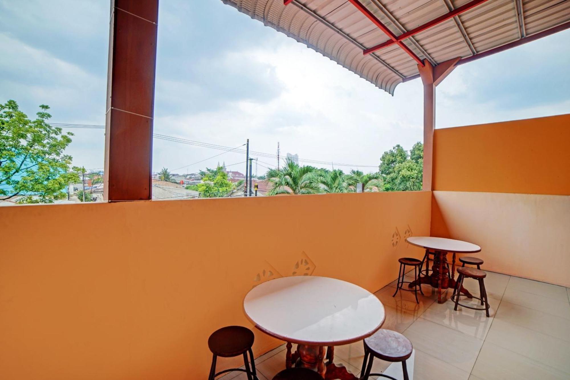 OYO 90387 Sepakat Guest House Medan Extérieur photo